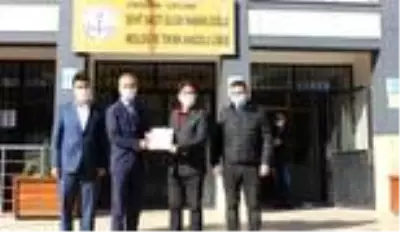 İlçe Milli Eğitim Müdürü Baş, okullara belgelerini verdi İlçe Milli Eğitim Müdürü Baş, okullara belgelerini verdi