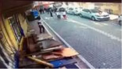 (İSTANBUL - Özel) Esenyurt'ta baz istasyonu yüzünden tekme tokat kavga (İSTANBUL - Özel) Esenyurt'ta baz istasyonu yüzünden tekme tokat kavga