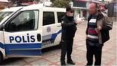 Kamuya açık alanda sigara içen ve maske takmayan kişiye ceza uygulandı Kamuya açık alanda sigara içen ve maske takmayan kişiye ceza uygulandı