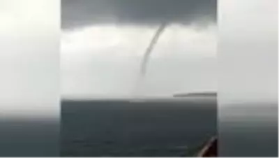 Son dakika haberi | Karaburun açıklarındaki hortum, cep telefonu kamerasına yansıdı (2) Son dakika haberi | Karaburun açıklarındaki hortum, cep telefonu kamerasına yansıdı (2)