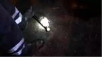 Kars'ta park halindeki kamyonet alev alev yandı Kars'ta park halindeki kamyonet alev alev yandı