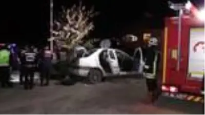 KASTAMONU - Otomobil bariyerlere çarptı: 1 ölü, 2 yaralı KASTAMONU - Otomobil bariyerlere çarptı: 1 ölü, 2 yaralı