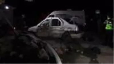 KASTAMONU - Otomobil bariyerlere çarptı: 1 ölü, 2 yaralı KASTAMONU - Otomobil bariyerlere çarptı: 1 ölü, 2 yaralı