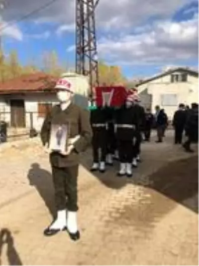 Kore Gazisi Karataş, son yolculuğuna uğurlandı Kore Gazisi Karataş, son yolculuğuna uğurlandı