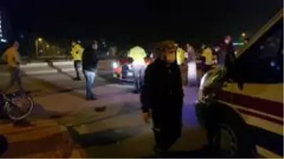 Motosiklet ile otomobil kafa kafaya çarpıştı: 1 ağır yaralı Motosiklet ile otomobil kafa kafaya çarpıştı: 1 ağır yaralı