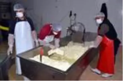 Muş'tan ülkenin dört bir yanına süt ve süt ürünleri gönderiliyor Muş'tan ülkenin dört bir yanına süt ve süt ürünleri gönderiliyor