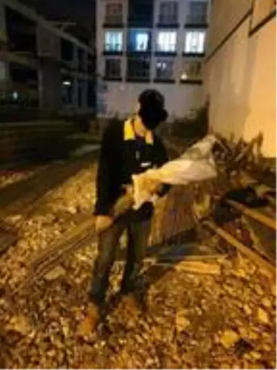 Müteahhit, pusuya yatıp hırsızı suçüstü yakaladı Müteahhit, pusuya yatıp hırsızı suçüstü yakaladı