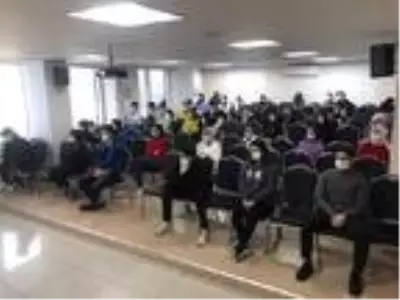 Öğrencilere afet anında neler yapmaları gerektiği anlatıldı Öğrencilere afet anında neler yapmaları gerektiği anlatıldı