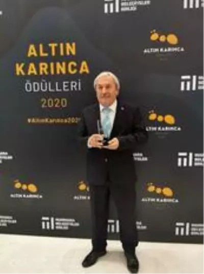 Osmaneli Belediyesi'ne 'Altın Karınca Yerel Kalkınma' ödülü verildi Osmaneli Belediyesi'ne 'Altın Karınca Yerel Kalkınma' ödülü verildi
