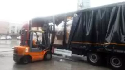Samsun'dan İzmir'deki depremzedelere bir tır dolusu yardım Samsun'dan İzmir'deki depremzedelere bir tır dolusu yardım