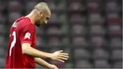 Şenol Güneş, Macaristan maçının kadrosunda Burak Yılmaz'a yer vermedi Şenol Güneş, Macaristan maçının kadrosunda Burak Yılmaz'a yer vermedi