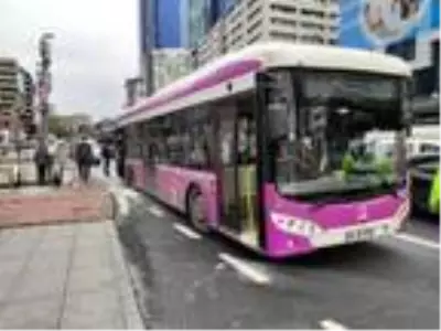 Şişli'de otobüste çıkan yangın paniğe neden oldu Şişli'de otobüste çıkan yangın paniğe neden oldu