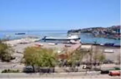 TIR dorsesinde yurt dışına kaçmaya çalışan 9 kişi yakalandı TIR dorsesinde yurt dışına kaçmaya çalışan 9 kişi yakalandı