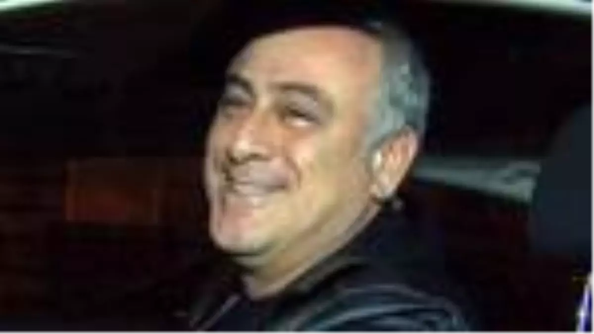 Turgut Tunçalp ve eşi İlayda Atmaca, Cihangir'de...