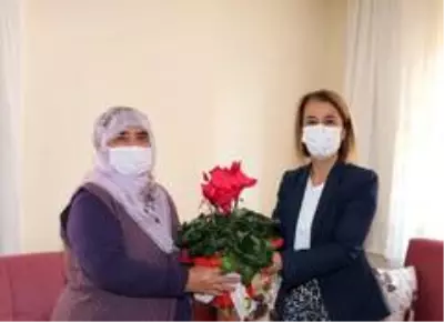 Vali Becel, şehit ve gazi ailesini ziyaret etti Vali Becel, şehit ve gazi ailesini ziyaret etti