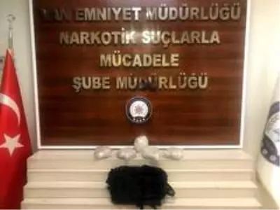 Van'da 16 kilo uyuşturucu ele geçirildi Van'da 16 kilo uyuşturucu ele geçirildi