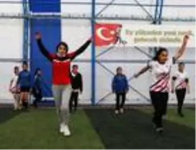 Van'ın 'Mor Menekşeleri',Türkiye Şampiyonasına hazırlanıyor Van'ın 'Mor Menekşeleri',Türkiye Şampiyonasına hazırlanıyor