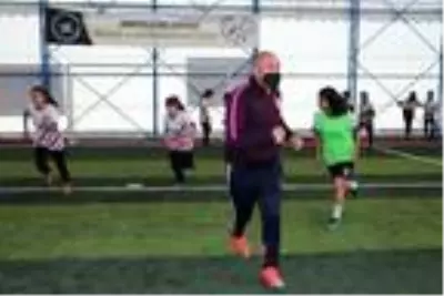 Van'ın 'Mor Menekşeleri',Türkiye Şampiyonasına hazırlanıyor Van'ın 'Mor Menekşeleri',Türkiye Şampiyonasına hazırlanıyor