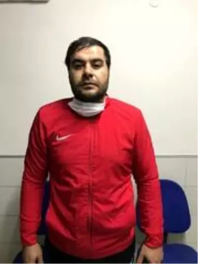 27 yıl hapis cezasıyla aranan şahıs otomobille seyahat ederken yakalandı 27 yıl hapis cezasıyla aranan şahıs otomobille seyahat ederken yakalandı