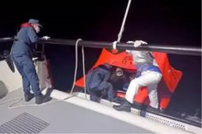 6 düzensiz göçmen kurtarıldı 6 düzensiz göçmen kurtarıldı