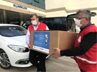 94 yaşındaki emekli öğretmen birikimi ile 5 solunum cihazı aldı 94 yaşındaki emekli öğretmen birikimi ile 5 solunum cihazı aldı