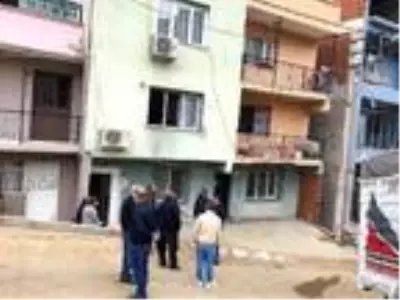Birinci kattaki evinde çıkan yangında balkondan atlayan kadın yaralandı Birinci kattaki evinde çıkan yangında balkondan atlayan kadın yaralandı