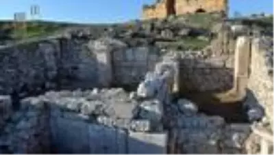 Blaundos Antik Kenti'nde Roma dönemine ait hamam bulundu Blaundos Antik Kenti'nde Roma dönemine ait hamam bulundu