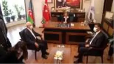 CHP Genel Başkanı Kılıçdaroğlu safran hasadı yaptı CHP Genel Başkanı Kılıçdaroğlu safran hasadı yaptı