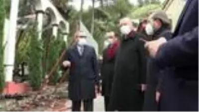 Cumhurbaşkanı Erdoğan, yangında hasar gören tarihi Vaniköy Camisi'nde incelemede bulundu Cumhurbaşkanı Erdoğan, yangında hasar gören tarihi Vaniköy Camisi'nde incelemede bulundu