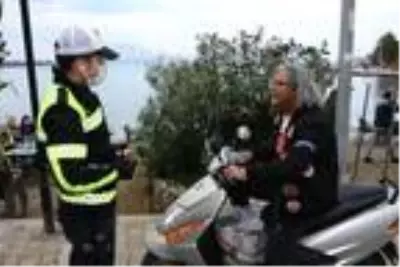 Datça'da kurallara uyamayan 11 motosiklet sürücüsüne ceza yağdı Datça'da kurallara uyamayan 11 motosiklet sürücüsüne ceza yağdı