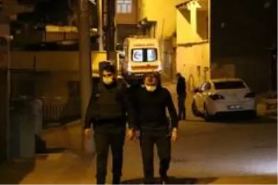 Diyarbakır'da 100'den fazla kurşunun sıkıldığı silahlı kavgada 1'i ağır 2 kişi yaralandı Diyarbakır'da 100'den fazla kurşunun sıkıldığı silahlı kavgada 1'i ağır 2 kişi yaralandı