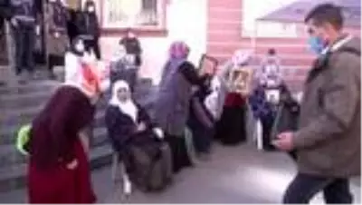 DİYARBAKIR - Diyarbakır'daki evlat nöbetine bir aile daha katıldı