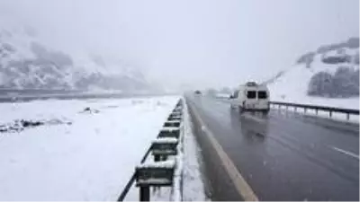 Doğu Anadolu'da 3 ilin yüksek kesimlerinde kar yağışı bekleniyor Doğu Anadolu'da 3 ilin yüksek kesimlerinde kar yağışı bekleniyor