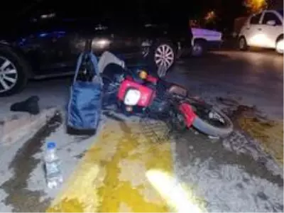 Elektrikli bisiklet sürücüsü otomobile çarptı: 1 yaralı Elektrikli bisiklet sürücüsü otomobile çarptı: 1 yaralı