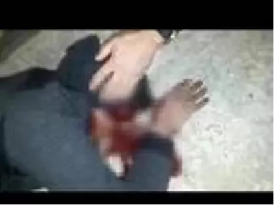 Eşinin ailesine tüfekle ateş açıp kaçtı: 1 ölü, 3 yaralı Eşinin ailesine tüfekle ateş açıp kaçtı: 1 ölü, 3 yaralı