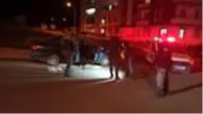Eşinin ailesine tüfekle ateş açıp kaçtı: 1 ölü, 3 yaralı Eşinin ailesine tüfekle ateş açıp kaçtı: 1 ölü, 3 yaralı