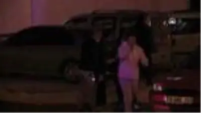 Eşinin akrabalarına silahlı saldırı düzenledi: 1 ölü, 3 yaralı Eşinin akrabalarına silahlı saldırı düzenledi: 1 ölü, 3 yaralı
