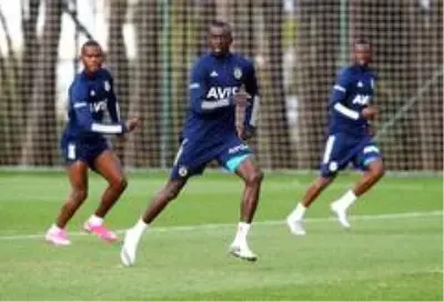 Fenerbahçe, Gençlerbirliği maçının hazırlıklarını sürdürdü Fenerbahçe, Gençlerbirliği maçının hazırlıklarını sürdürdü