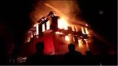 Göynük'te iki katlı ahşap ev yandı Göynük'te iki katlı ahşap ev yandı