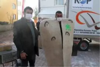 Hüyük'te küçükbaş hayvan yetiştiricilerine kepenek dağıtıldı Hüyük'te küçükbaş hayvan yetiştiricilerine kepenek dağıtıldı