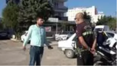 İkinci kez cam filmle yakalanan sürücüden ilginç savunma: 'O zaman yanıma bir koruma verin. Ben düşman sahibi adamım' İkinci kez cam filmle yakalanan sürücüden ilginç savunma: 'O zaman yanıma bir koruma verin. Ben düşman sahibi adamım'