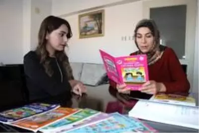 Son dakika... İşitme engelli anne, çocukları için okuma yazma öğreniyor Son dakika... İşitme engelli anne, çocukları için okuma yazma öğreniyor