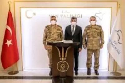 Jandarma Genel Komutan Yardımcısı Korgeneral Çardakçı'dan Van Valisi Bilmez'e ziyaret Jandarma Genel Komutan Yardımcısı Korgeneral Çardakçı'dan Van Valisi Bilmez'e ziyaret