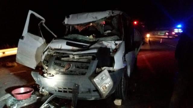 Kamyon ile kamyonetin çarpıştığı feci kazada 2 kişi öldü, 2 kişi yaralandı Kamyon ile kamyonetin çarpıştığı feci kazada 2 kişi öldü, 2 kişi yaralandı