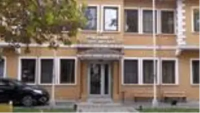 KIRKLARELİ - Makam odasından hırsızlık yaptığı iddiasıyla yakalanan zanlı tutuklandı KIRKLARELİ - Makam odasından hırsızlık yaptığı iddiasıyla yakalanan zanlı tutuklandı