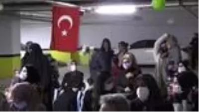 Son dakika haberi | Kış kentinin küçük tiyatrocularının garajdaki 'pandemi tiyatrosu' ilgi çekiyor Son dakika haberi | Kış kentinin küçük tiyatrocularının garajdaki 'pandemi tiyatrosu' ilgi çekiyor