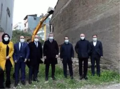 Kocaeli'de depremden kalan bin 502 adet hasarlı binanın yıkımına başlandı Kocaeli'de depremden kalan bin 502 adet hasarlı binanın yıkımına başlandı