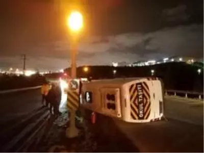 Kocaeli'de işçi servis minibüsü devrildi: 6 yaralı Kocaeli'de işçi servis minibüsü devrildi: 6 yaralı