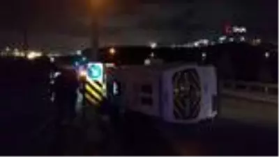 Kocaeli'de işçileri taşıyan servis minibüsü devrildi: 6 yaralı Kocaeli'de işçileri taşıyan servis minibüsü devrildi: 6 yaralı