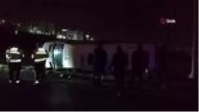 Kocaeli'de işçileri taşıyan servis minibüsü devrildi: 6 yaralı Kocaeli'de işçileri taşıyan servis minibüsü devrildi: 6 yaralı